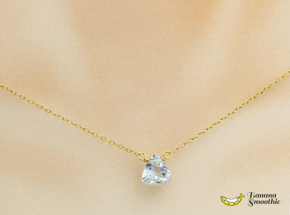 個性的なスカイブルートパーズ トライアングル ファセットカット シンプルな 14kgfネックレス 11月誕生石 8枚目の画像