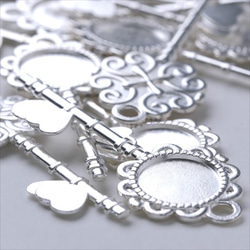 10個餐盤★s12/白銀★鑰匙心鑲嵌UV樹脂液體小飾品 第3張的照片