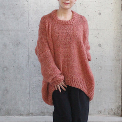 手編みモヘアラウンドネックセーター サーモンピンク ニット