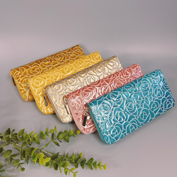 ラウンド長財布 Zip-Around Wallet エナメル革ローズ シルバーピンク Squeeze 3枚目の画像