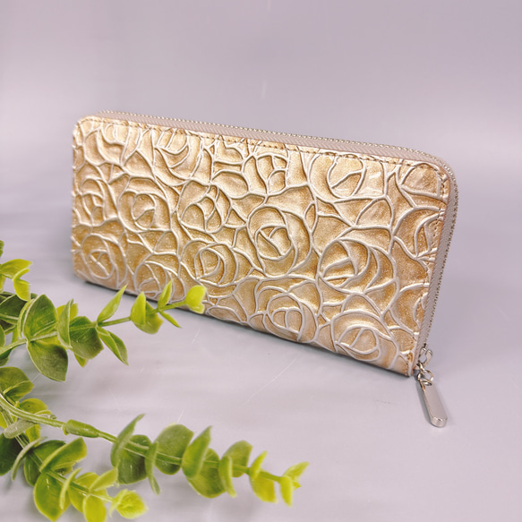 ラウンド長財布 Zip-Around Wallet エナメル革ローズ シルバーピンク Squeeze 2枚目の画像