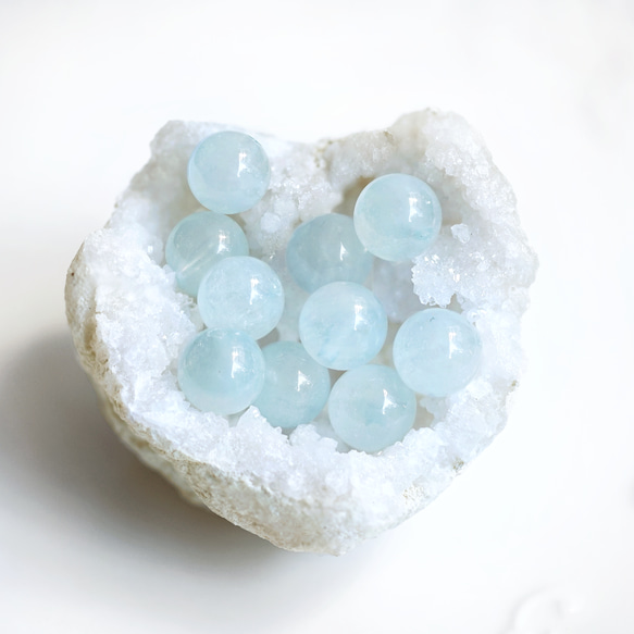 ラウンドカットアクアマリンのシンプル一粒ピアス　～Liselotte 7枚目の画像