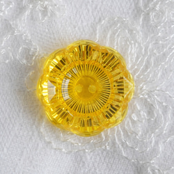(2個) 20mm お花の形の ヴィンテージボタン 黄色 透明 3枚目の画像