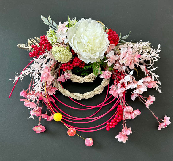ピオニーと桜のしめ縄飾り 1枚目の画像