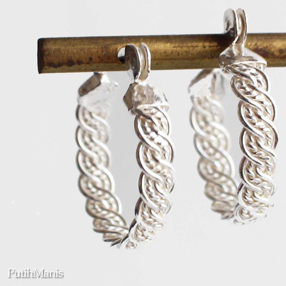 三つ編みリングのフープピアス　silver925 (p-12-si)