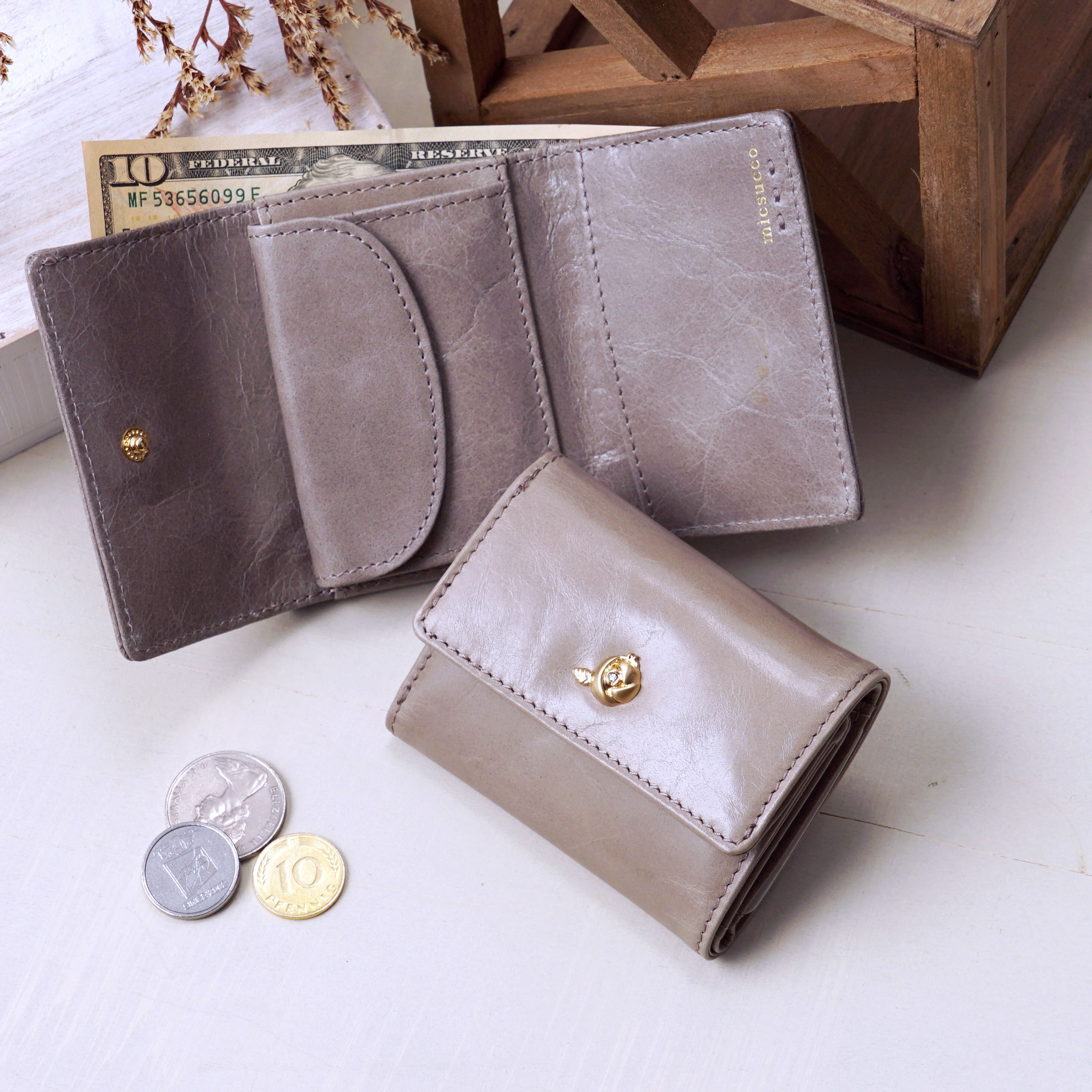 刻印可】手のひらサイズの三つ折りミニ財布 グレー ロージー MH0677 三つ折り財布 micsucco 通販 4998513｜Creema(クリーマ)