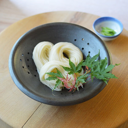 陶器のザルとボウル／黒・焼き〆陶器（レンジ、オーブン、食洗機ＯＫ） 10枚目の画像