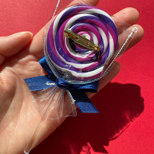 ベリー味のペロペロキャンディー大サイズブローチ コスプレ フェイク