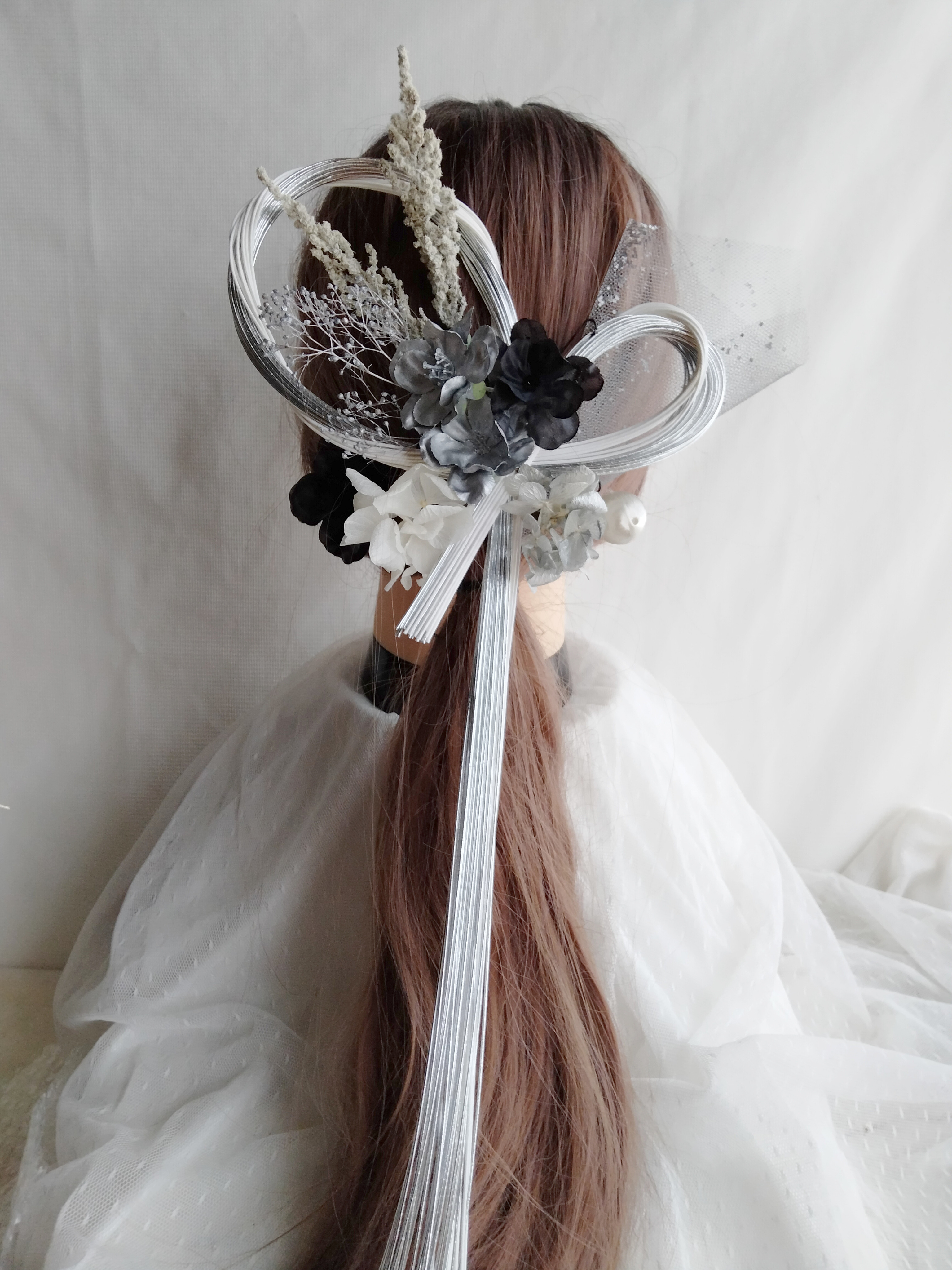 水引きリースリボン　水引き髪飾り　成人式髪飾り　結婚式髪飾り　卒業式髪飾り　成人式　振袖　袴　和玉 　シルバー　黒銀