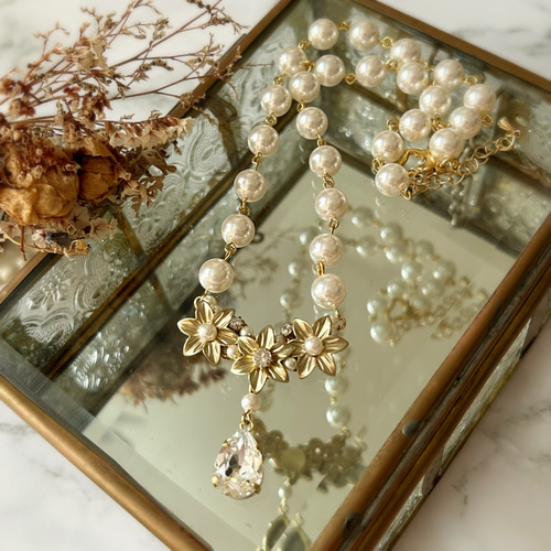 スワロフスキーとパールの花ネックレス【上品・ウェディング スワロフスキーとパールの花ネックレス【上品・ウェディング
