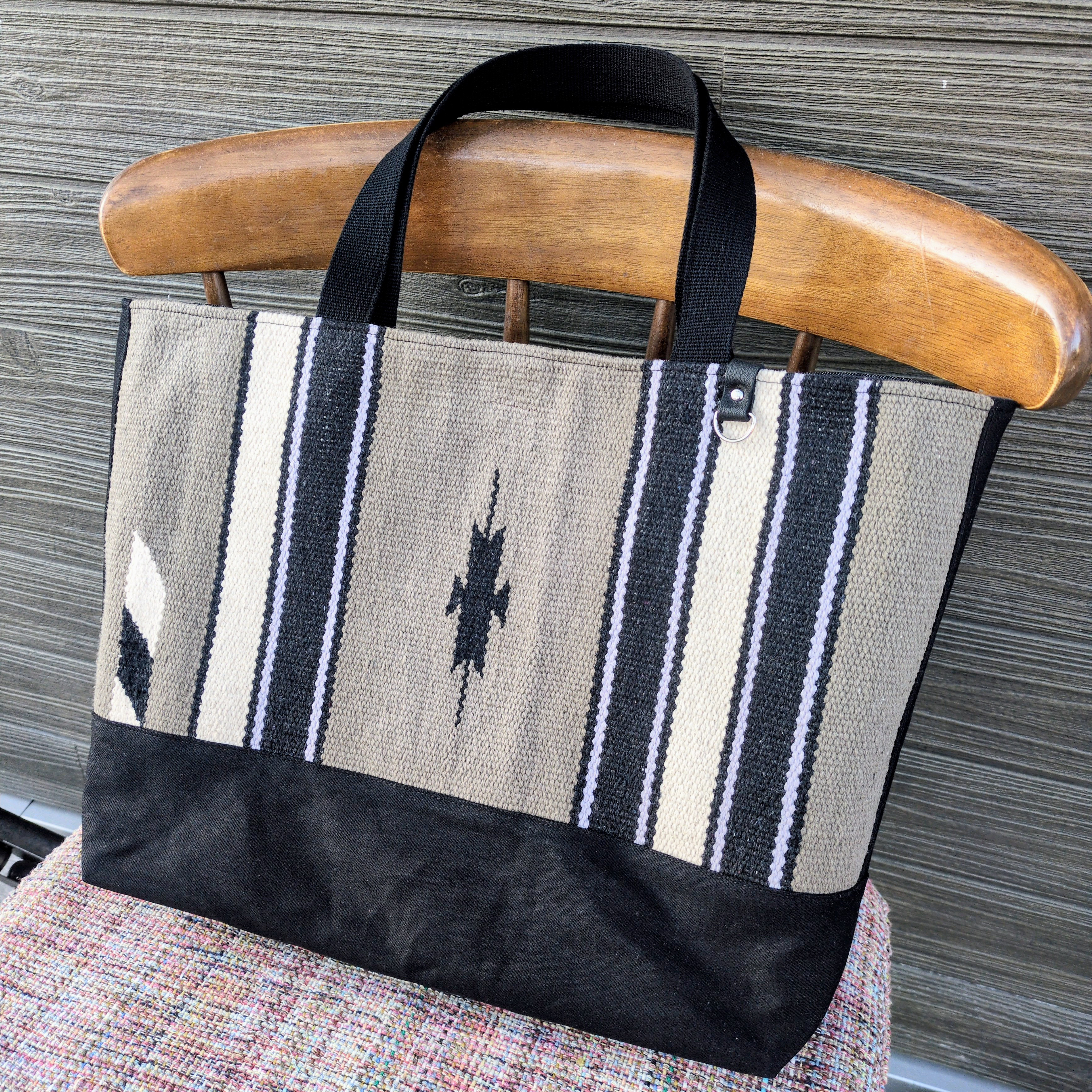 オルテガ柄ラグ生地　たっぷり収納！マザーズバッグ/大きめトートバッグ　選べるモノトーン系カラー