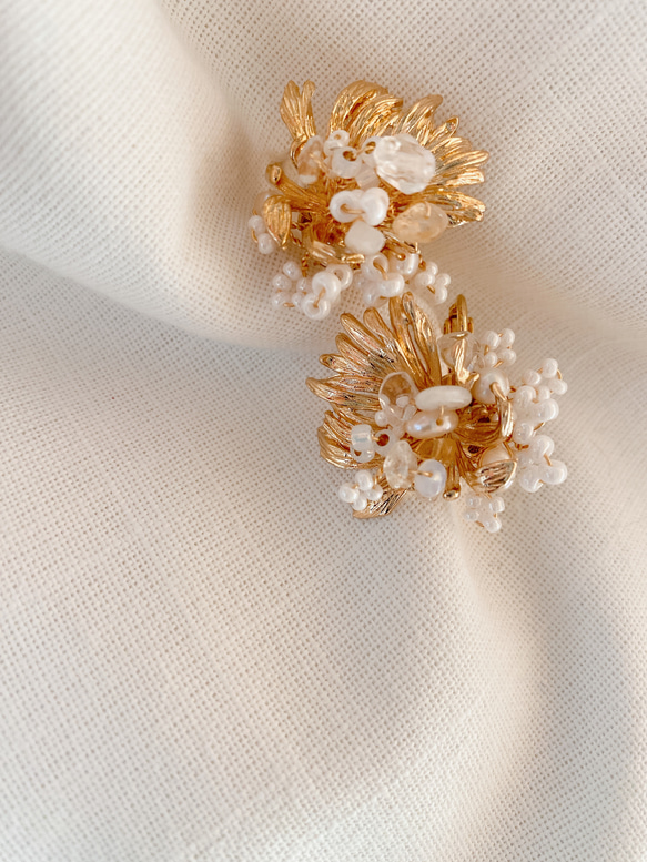 Lace flower earrings 2枚目の画像