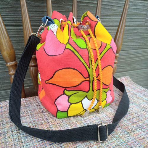 レトロフラワー柄 ヴィンテージ生地リメイク 巾着型ショルダーバッグ