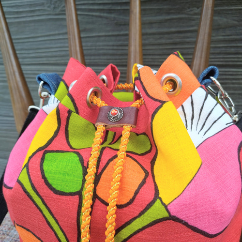 レトロフラワー柄 ヴィンテージ生地リメイク 巾着型ショルダーバッグ