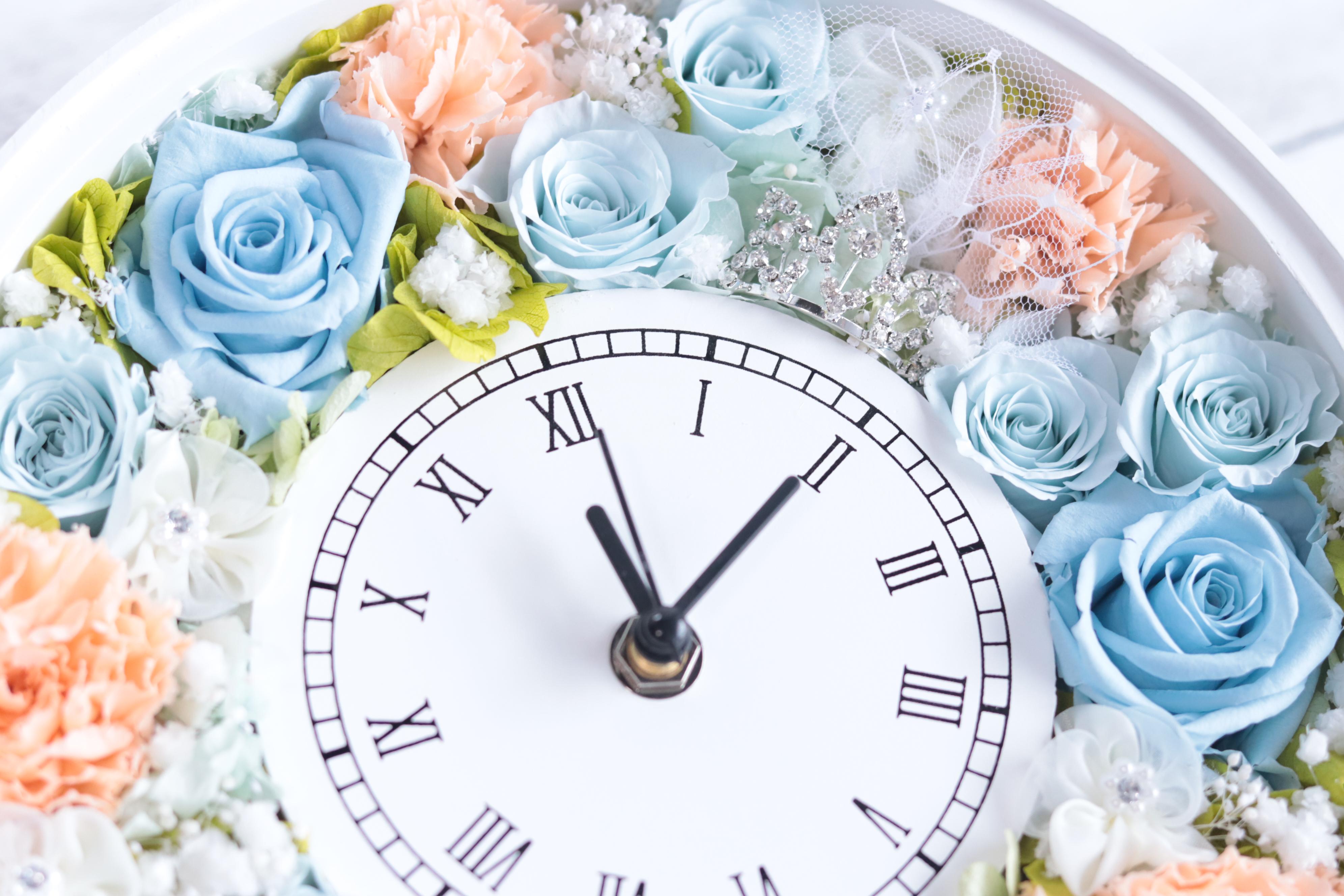ティアラ&ヴェールの花時計＊無料ラッピング付＊プリザープドフラワー＊結婚・出産・誕生日・母の日＊数量限定ピンク台変更ＯＫ