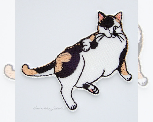 三毛猫 ウェ―ブリング セクシー三毛 猫のワッペン ワッペン・アップリケ Embroidery福工房