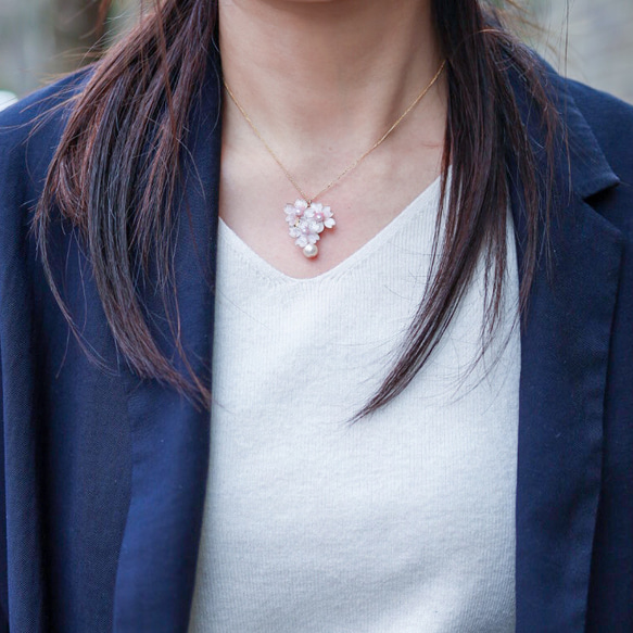 可調長度的棉質珍珠和櫻花項鍊，也可作為禮物 第4張的照片