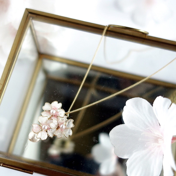 可調長度的棉質珍珠和櫻花項鍊，也可作為禮物 第2張的照片