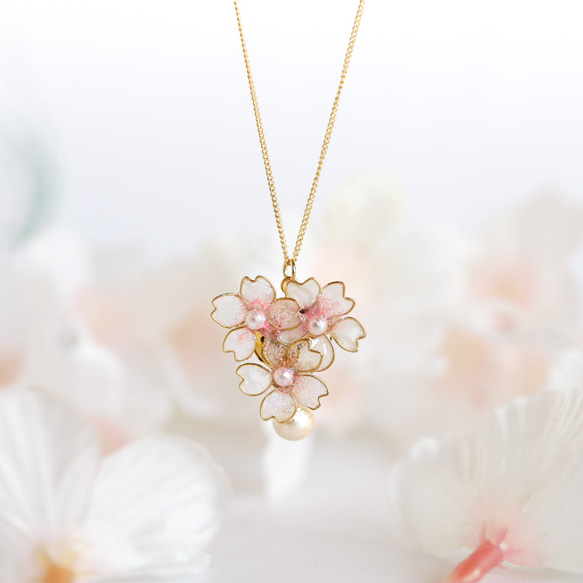 可調長度的棉質珍珠和櫻花項鍊，也可作為禮物 第1張的照片