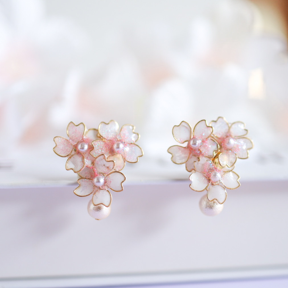 コットンパールとさくら満開のピアス/イヤリング ピアス（その他
