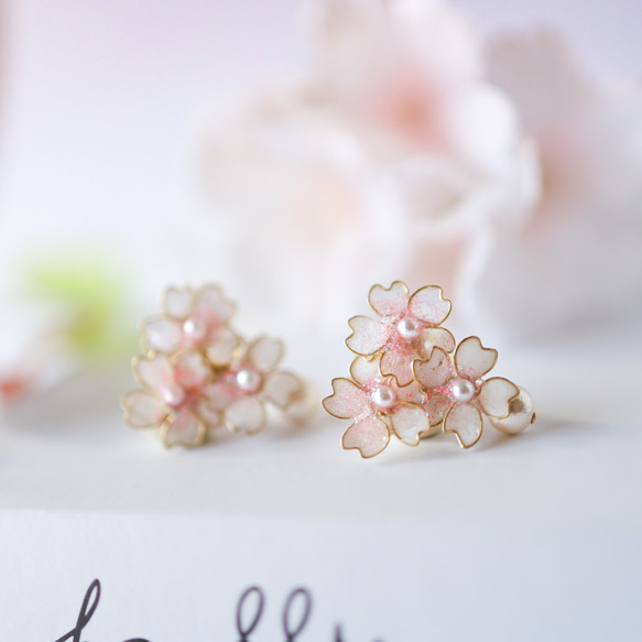 棉質珍珠櫻花耳環/耳環 第2張的照片