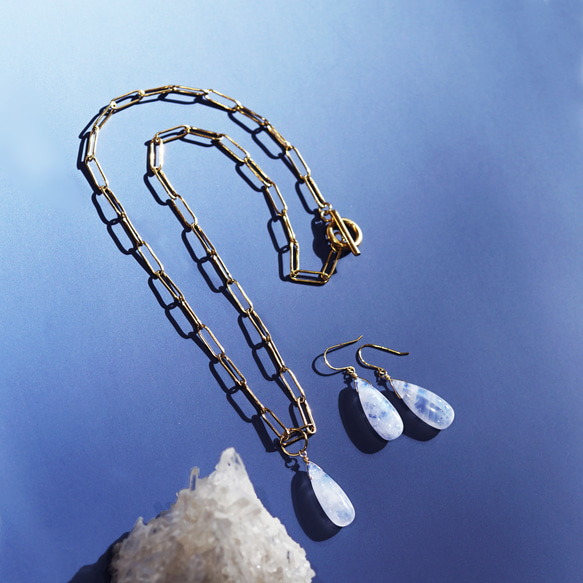 大號寶藍色月光石水滴和手術不銹鋼項鍊 ~Thais 第2張的照片