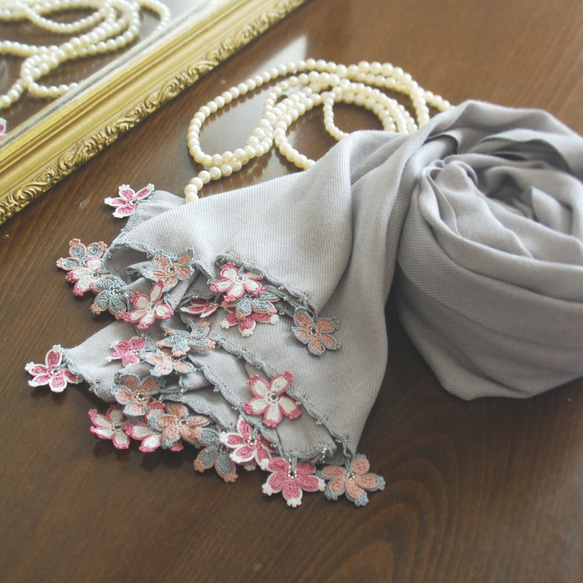 [Made to order] OYA Pashmina shawl [SAKURA] Light gray 第2張的照片