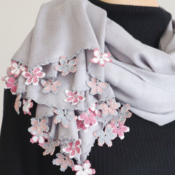 [Made to order] OYA Pashmina shawl [SAKURA] Light gray 第3張的照片