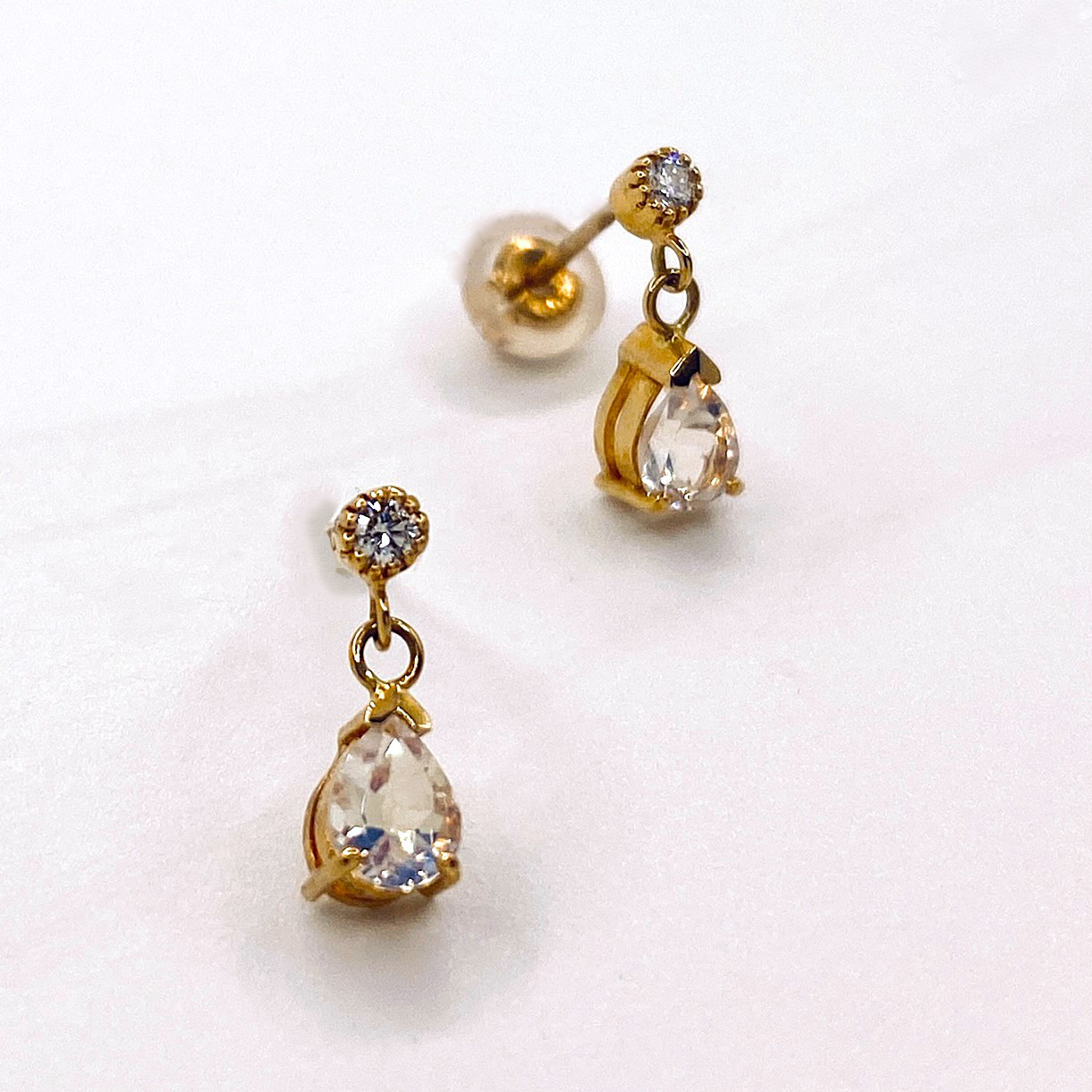ダイヤとブルームーンストーンのドロップピアス