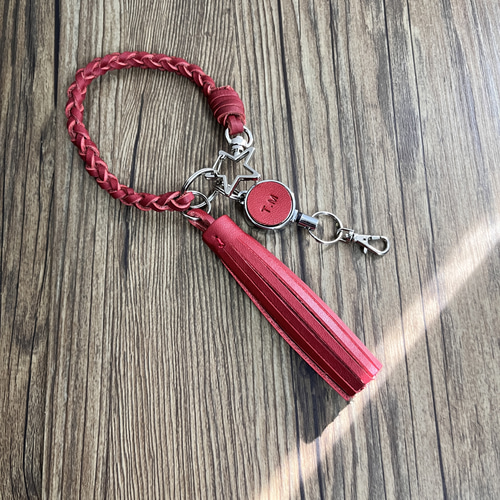 新品未使用エレナギセリーニ　赤　上質レザーストラップ　キーホルダー KWA1050R20_01.jpg