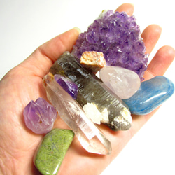 大地のエネルギーを宿す/マダガスカル産水晶ポイント/パワー 天然石