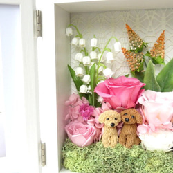 結婚祝い　毛色が選べるトイプードルのプリザーブドフラワーフォトフレーム　  ピンクのバラ　花　ペット 1枚目の画像