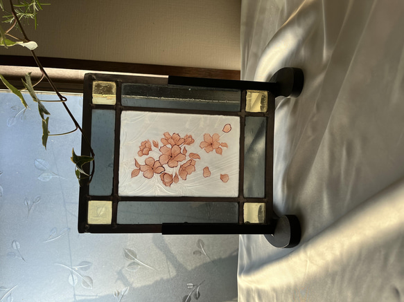 絵付けステンドグラスパネル～桜 2枚目の画像