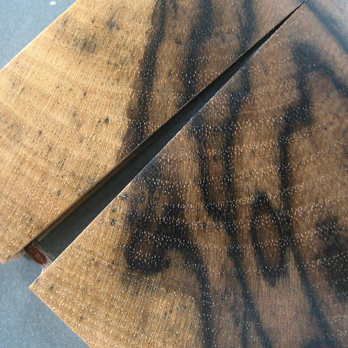 黒柿】木製名刺入れ 孔雀杢は綺麗【即日発送】 名刺入れ・カード