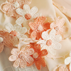 [Made to order] OYA crochet chiffon shawl [DAISY] Orange 第4張的照片