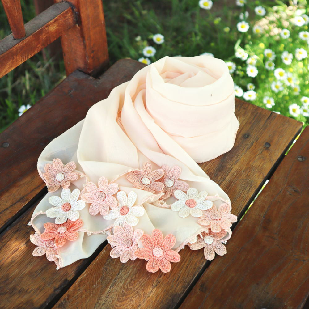 【受注製作】オヤレースの花付き シフォンストール「デイジー」サンセット・オレンジ