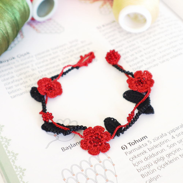 OYA crochet Bracelet [MARY] Red & Black 第1張的照片