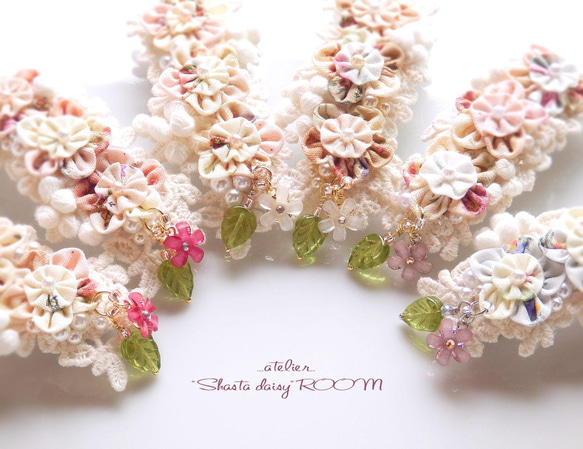 残り1点D『布のお花とレースのバレッタ／レース フラワーチャーム付  