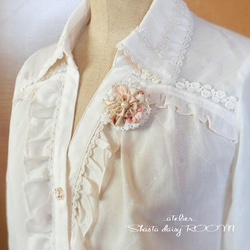 Cloth flowers and lace 2way brooch  With clip 第3張的照片
