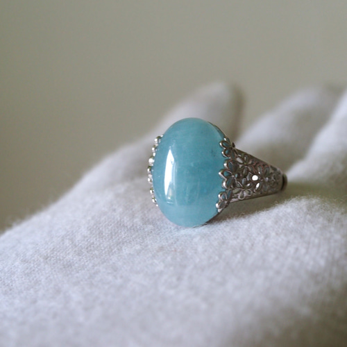 花模様透かしk18 デザインリング アクアマリン 花模様透かしk18