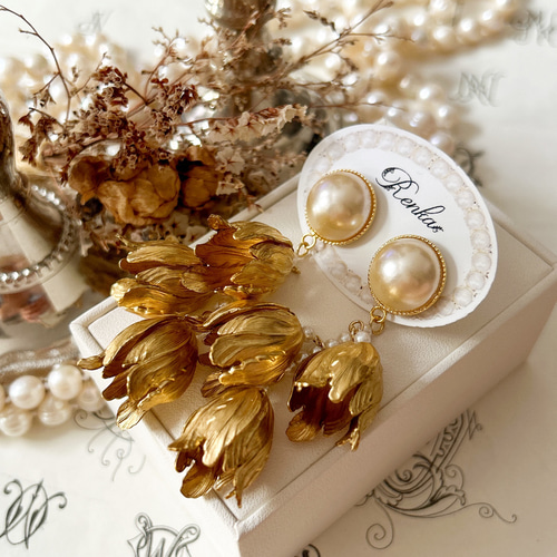 vintageパールとお花の大ぶりイヤリング【結婚式・パーティー  