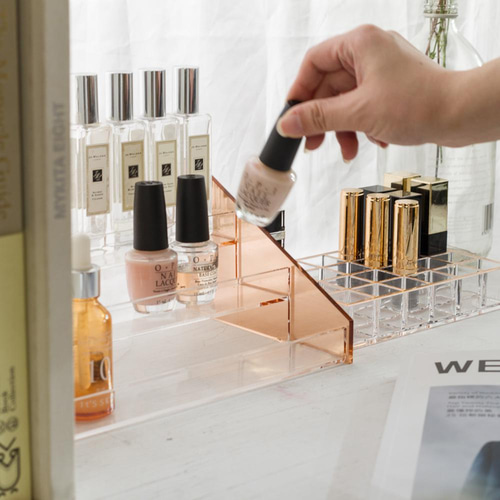 ムージーライフ|ローズゴールドラダー香水収納ディスプレイラック