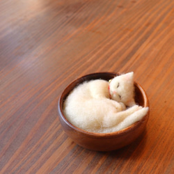 送料400円★木のカップ猫◆たま　Φ10cm 1枚目の画像
