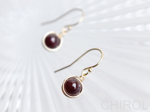 シンプル ガーネット (スター) ピアス/ 14kgf