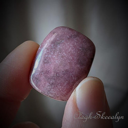 【Rhodonite】ロードナイト｜薔薇輝石｜天然石ルース｜スクエア型｜マクラメ編み｜ワイヤーワーク素材 7枚目の画像