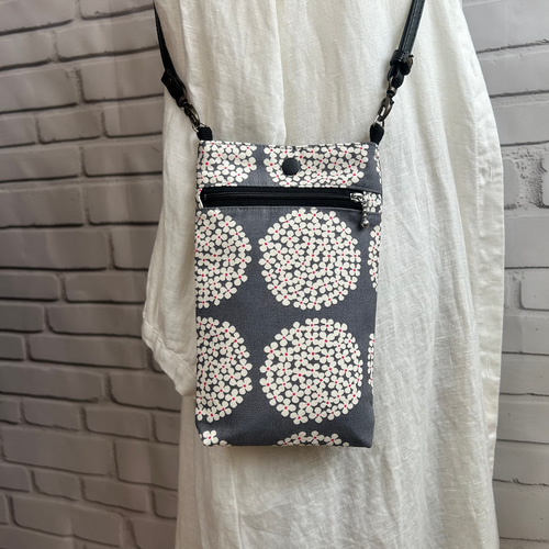 オーダー　sakusaku様 ペットボトルカバー　スマホポーチ　ハンドメイド オーダー sakusaku様 ペットボトルカバー スマホポーチ ハンドメイド