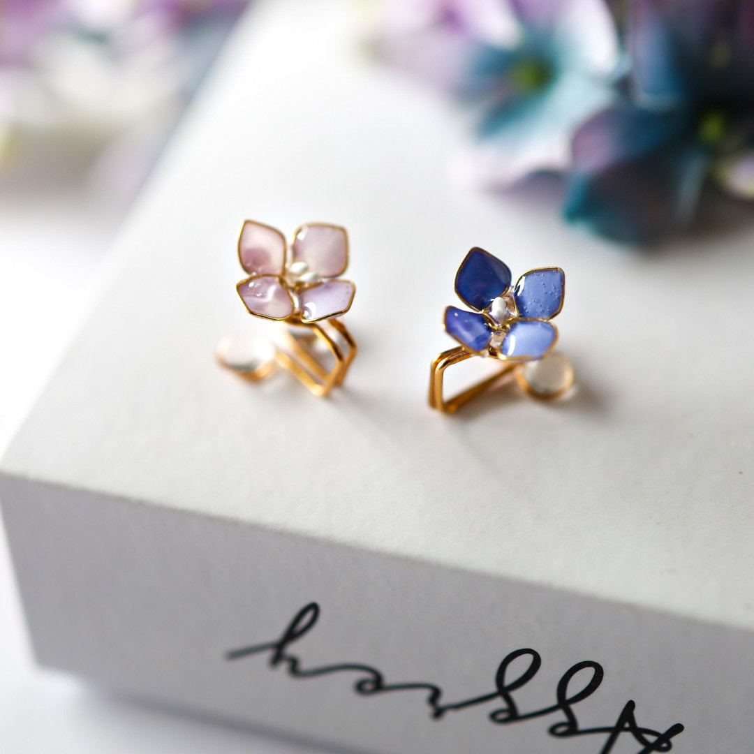 2099円硝子細工の様なイヤーカフ＊*.イヤリング あじさい フラワー