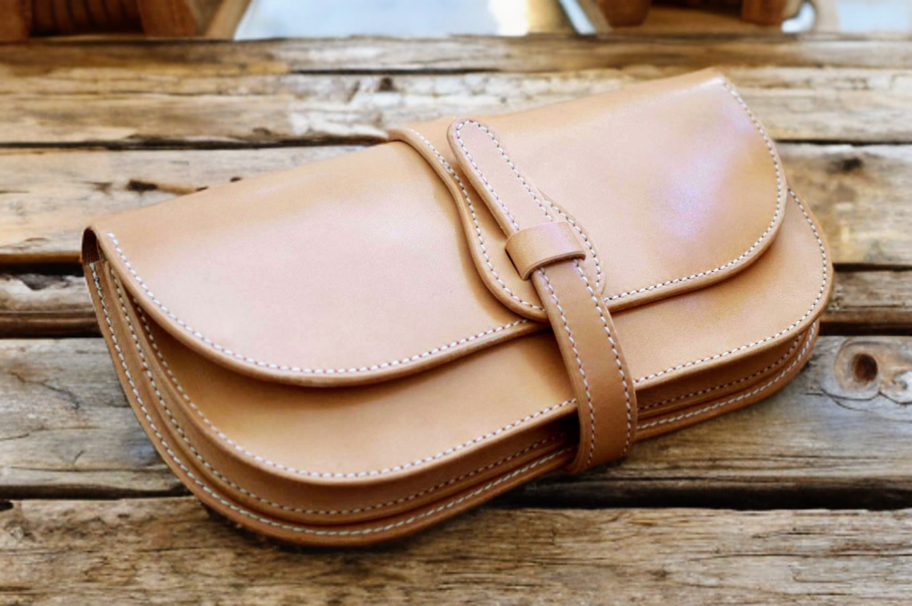 本革クラッチバッグ（受注制作）手縫いヌメ革ナチュラル 牛皮牛革 天然