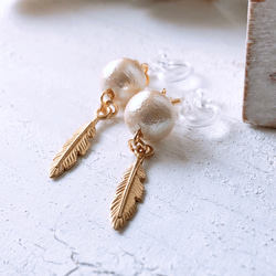 [套裝] 棉質珍珠羽毛耳環/耳環&amp;項鍊 第9張的照片