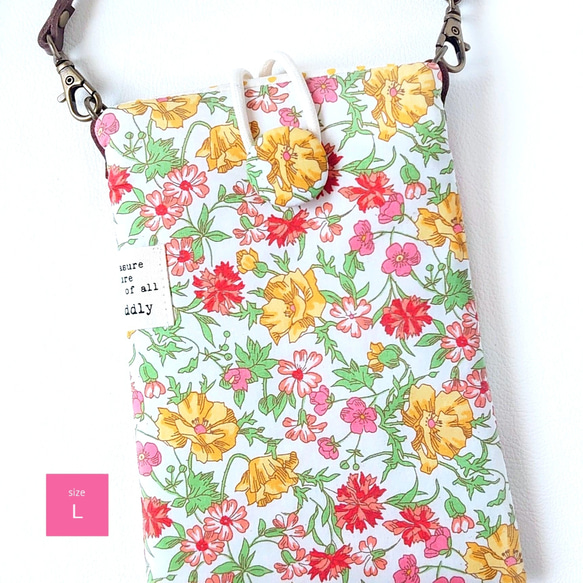 リバティ「バレリーヌ」スマホポーチ(Ｌ) 全機種対応 iPhone Android ショルダー紐で肩掛けにも 1枚目の画像